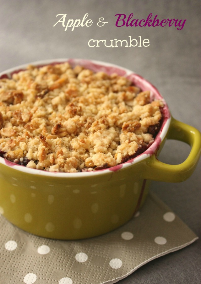 Apple and Blackberry Crumble @homelifeabroad.com #recipe #appleandblackberrycrumble #crumble