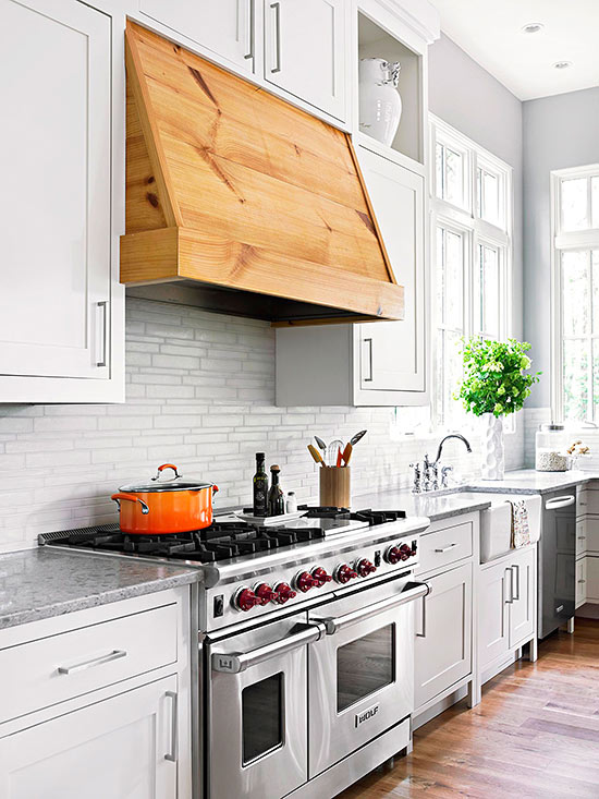Gorgeous kitchen backsplash @homelifeabroad.com #kitchen #backsplash