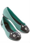 Up Your Alley Cat Flat in Mint, featured @homelifeabroad.com