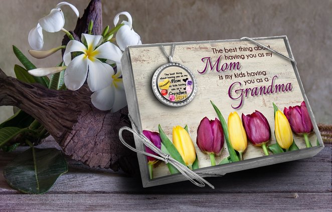 "“The best thing about having you as my Mom is my kids having you as a Grandma”" Gift Boxed Necklace and Card as featured on @homelifeabroad.com #gift #giftideas #giftguide #necklace #christmasgreetingcard #christmasnecklace