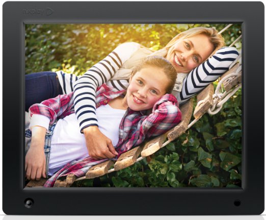 Digital frame. Gift Guide: Heartwarming Gifts for Grandparents @HomeLifeAbroad.com #holidaygiftguide #gifts #grandparents #grandma #grandpa