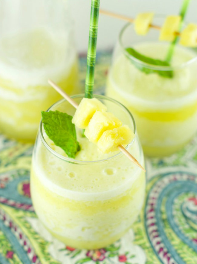 pineapple-mint-smoothies-pinterest