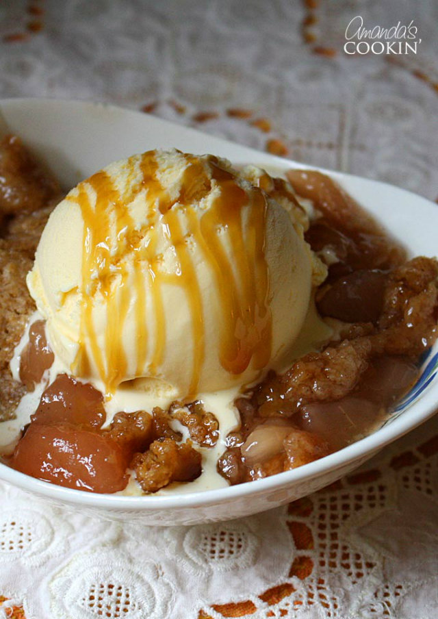 Cake-Mix-Apple-Cobbler-in-the-CrockPot-vertical