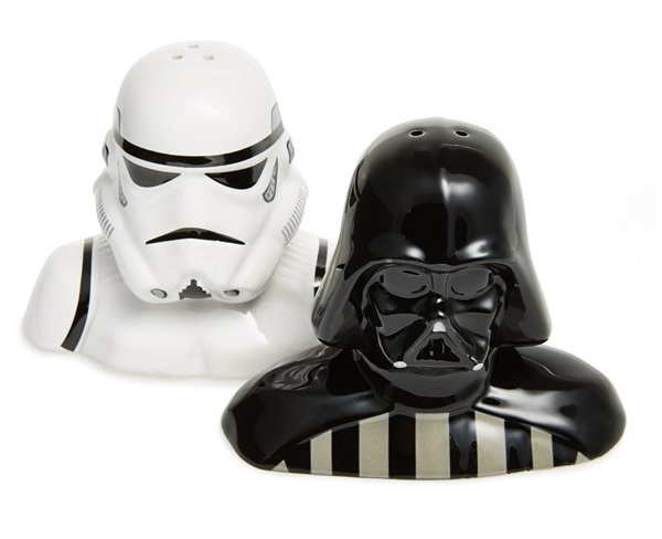 Star Wars Salt & Pepper Shakers - awesome gift for geeks! #starwars #geekgift #starwarsgift #giftidea #giftguide #holidaygifts